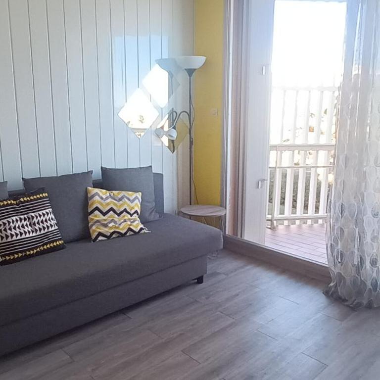 Capitelles : Studio vue mer en residence avec Piscine - Apartamento Estudio con vistas al mar - 14