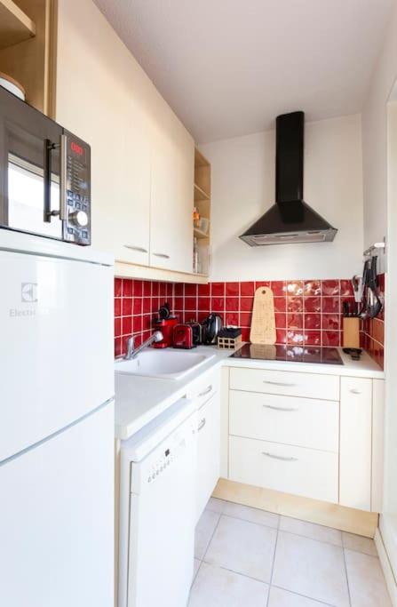 Chez Muriel - Fabuleux appartement en centre ville avec parking - One-Bedroom Apartment - 22