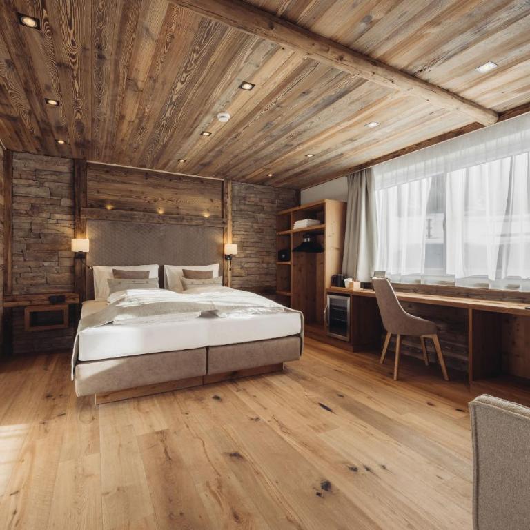 Genusshotel Vermala Montafon - Deluxe Doppelzimmer mit Balkon - Nebengebäude - 2