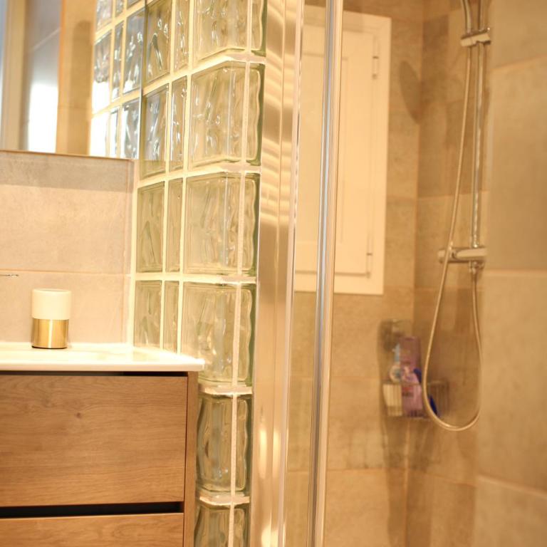 Maestro Damián, Moderna Vivienda Turística a Estrenar en Bilbao - Two-Bedroom Apartment - 33