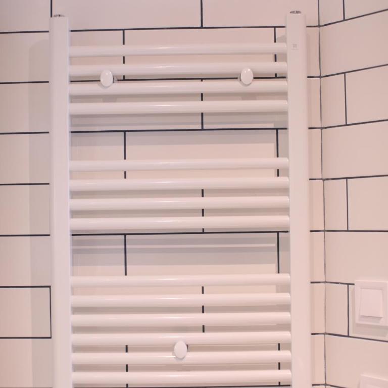 Maestro Damián, Moderna Vivienda Turística a Estrenar en Bilbao - Two-Bedroom Apartment - 22