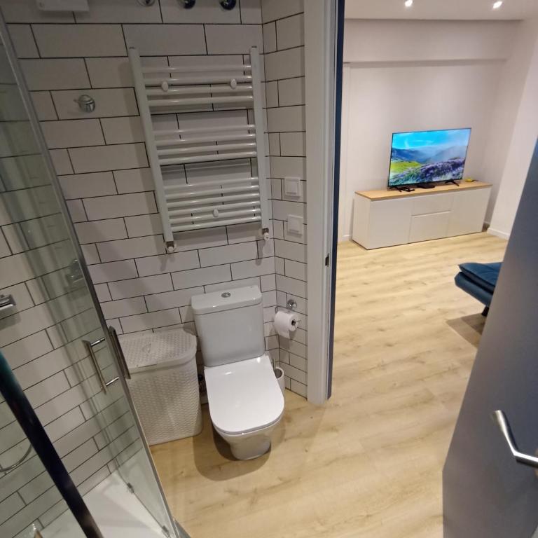 Maestro Damián, Moderna Vivienda Turística a Estrenar en Bilbao - Two-Bedroom Apartment - 18