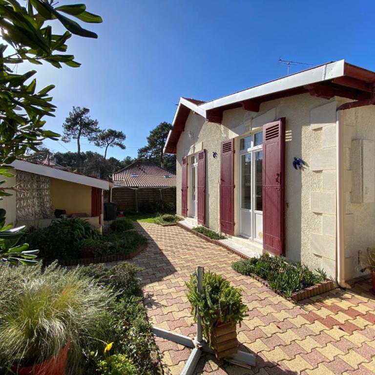 MAISON FLEURIE quartier calme - Maison 2 Chambres - 8