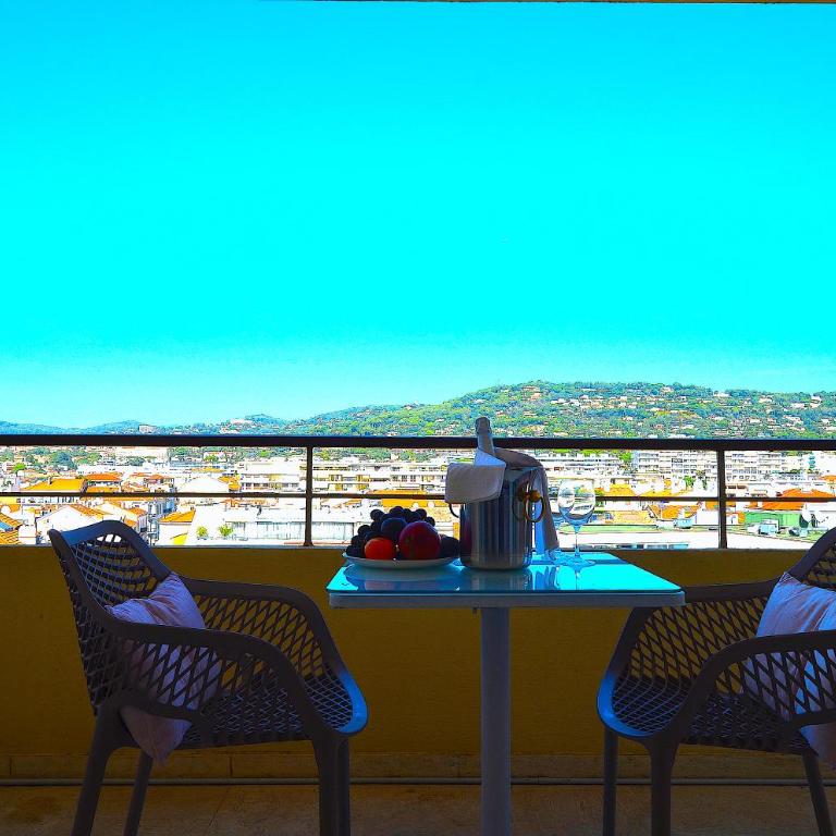 Studio Cannes Grand Hôtel Ibis avec Terrasse - Apartamento de 1 dormitorio - 3