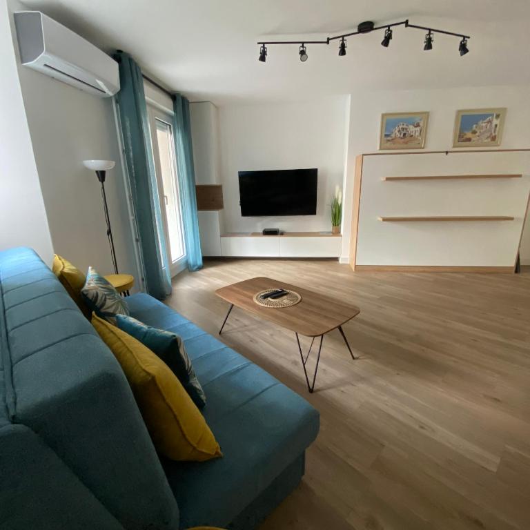 Rives du Lez - Prestige - Studio Lit King-Size avec Canapé-Lit - 1