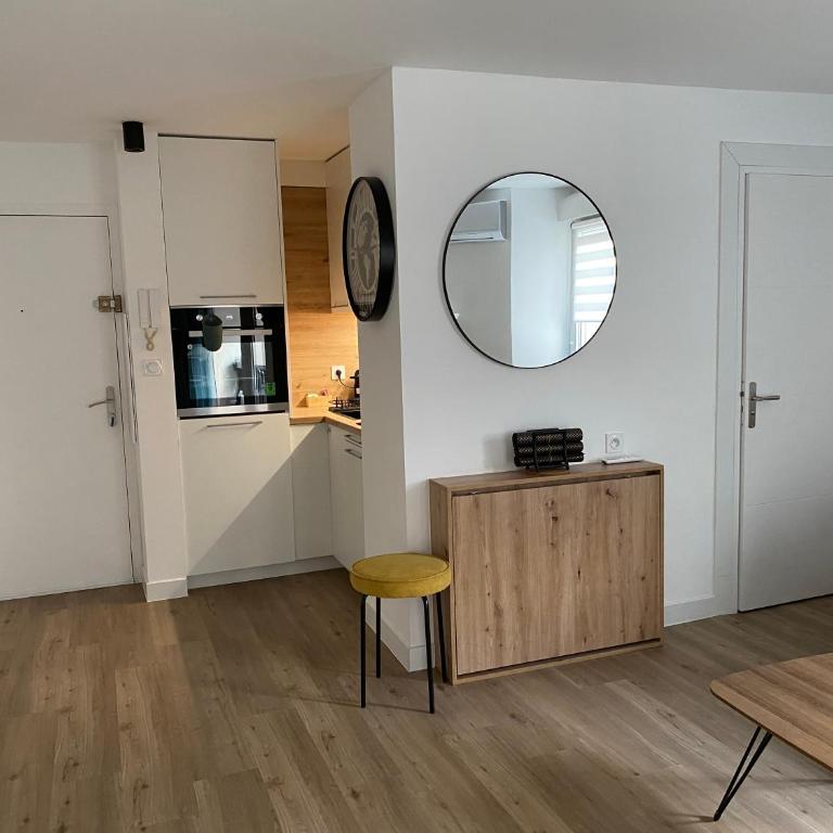 Rives du Lez - Prestige - Studio Lit King-Size avec Canapé-Lit - 12