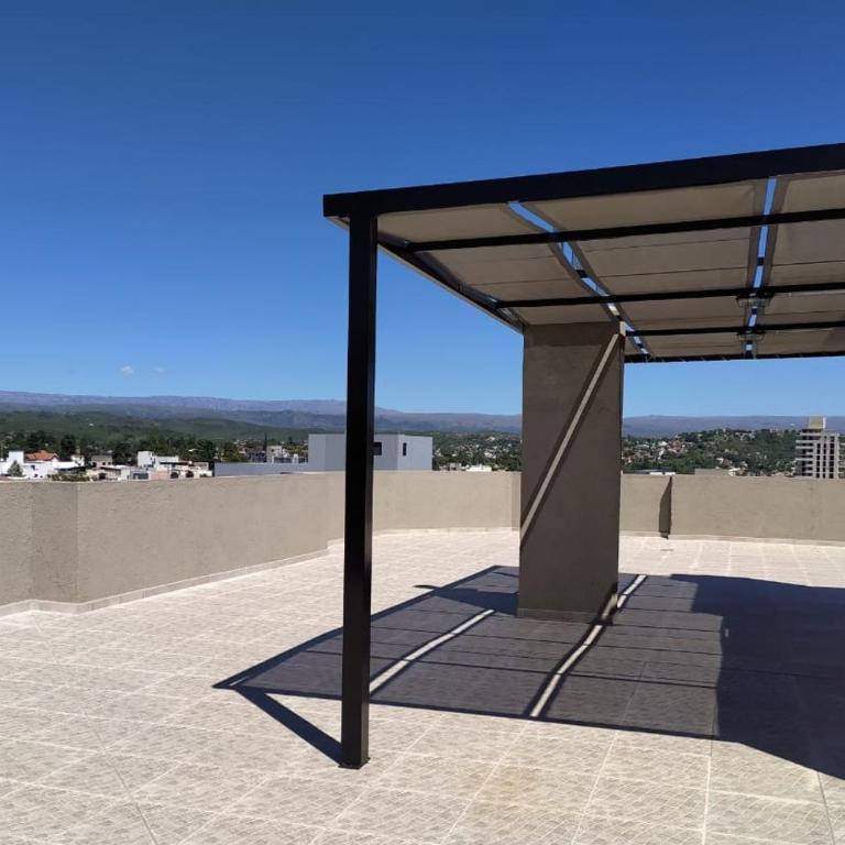 Carlos Paz - 3 Dormitorios con cochera - Zona céntrica residencial - Three-Bedroom Apartment - 43