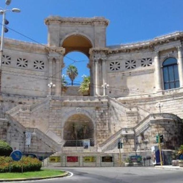 ExmA Luxury Apart Cagliari Center Reserved Parking - Appartamento - 60