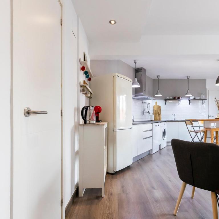 AkomodaT en apartamento luminoso junto al paseo de la ría - Two-Bedroom Apartment - 16