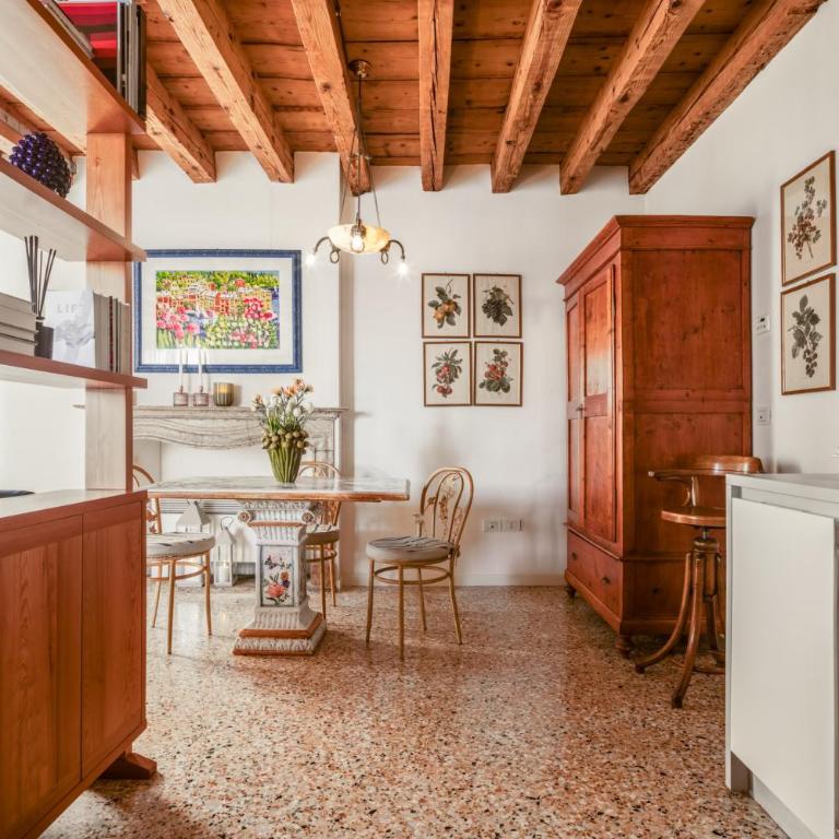 Santa Giustina Palace R&R - One-Bedroom Apartment - 14