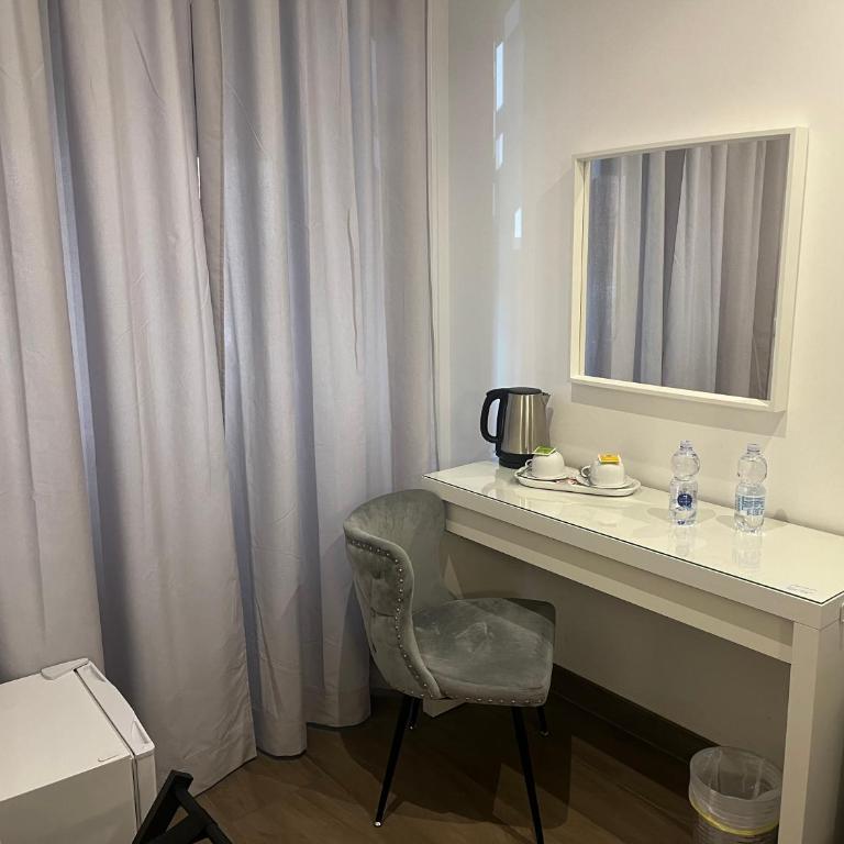 Anastasio Vatican Rooms G H - Camera Matrimoniale con Bagno Privato - 14