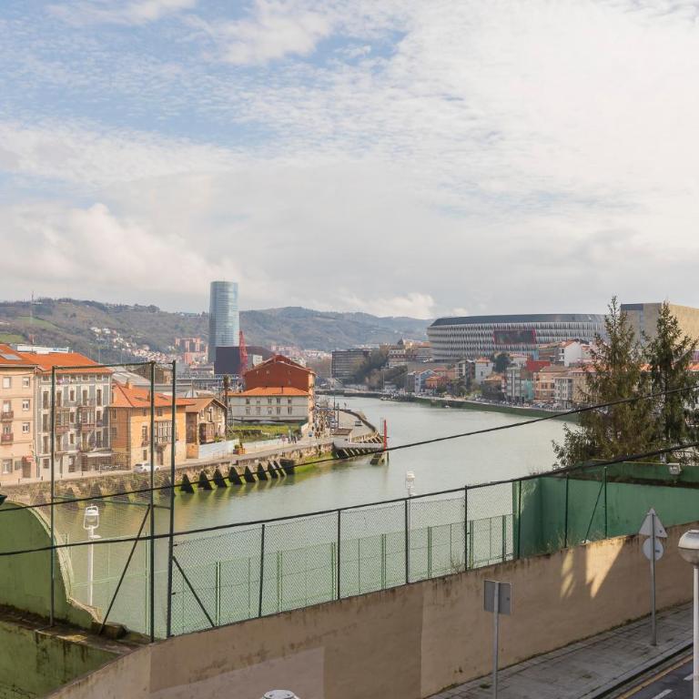 AkomodaT en apartamento luminoso junto al paseo de la ría - Two-Bedroom Apartment - 43