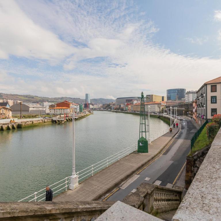 AkomodaT en apartamento luminoso junto al paseo de la ría - Two-Bedroom Apartment - 48