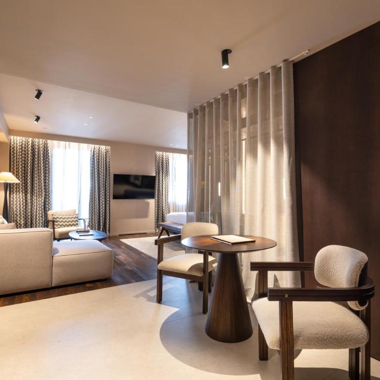 Hotel Villa Real, a member of Preferred Hotels & Resorts - Suite Grand - 2