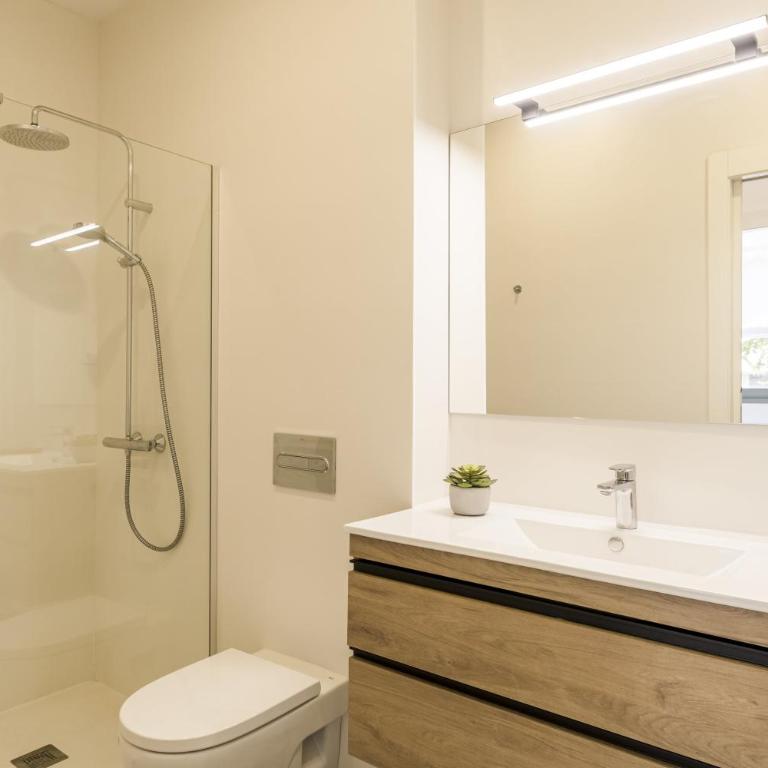 CATERINA Editorial - Three-Bedroom Superior Apartment - 9