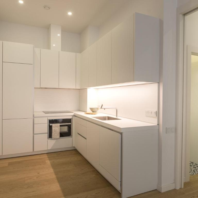 CATERINA Editorial - Three-Bedroom Apartment - 11