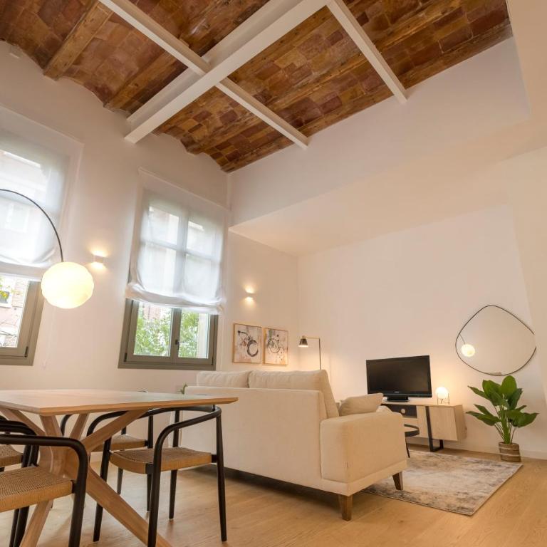 CATERINA Editorial - Three-Bedroom Apartment - 1
