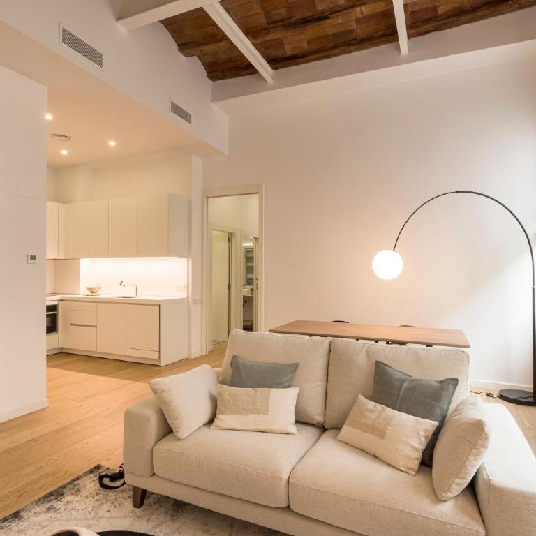 CATERINA Editorial - Three-Bedroom Apartment - 2