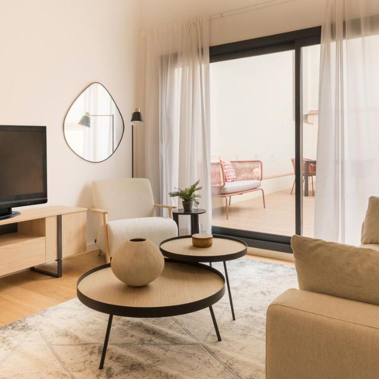 CATERINA Editorial - Three-Bedroom Apartment with Balcony - 8