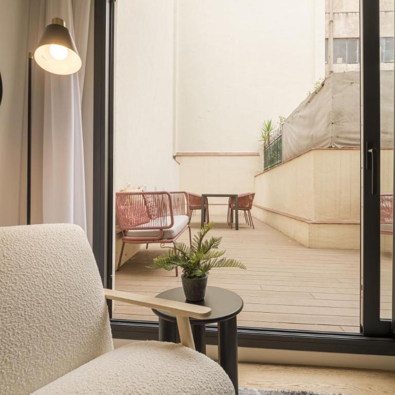 CATERINA Editorial - Three-Bedroom Apartment with Balcony - 6
