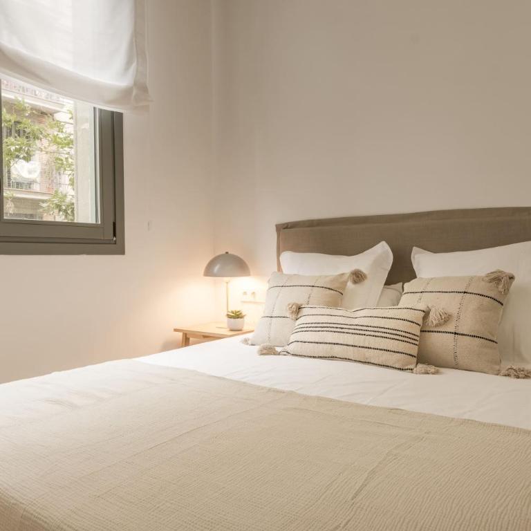 CATERINA Editorial - Three-Bedroom Apartment with Balcony - 3