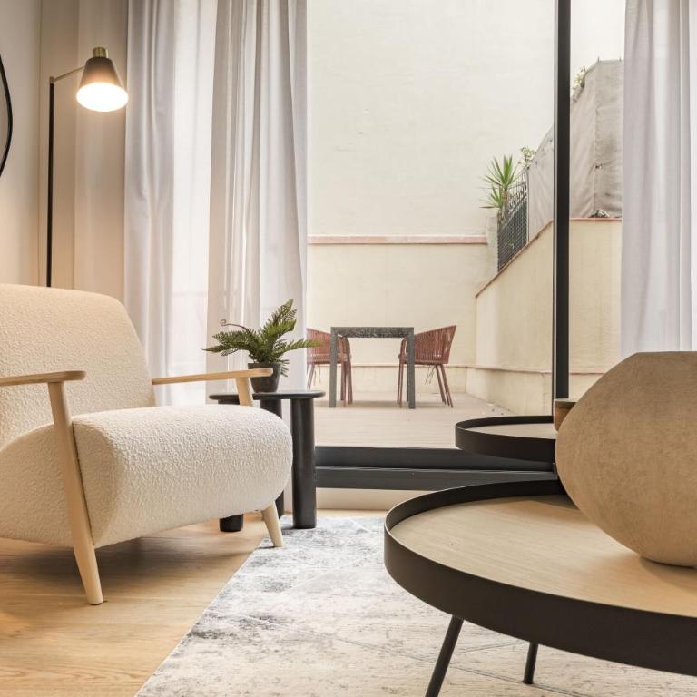 CATERINA Editorial - Three-Bedroom Apartment with Balcony - 7