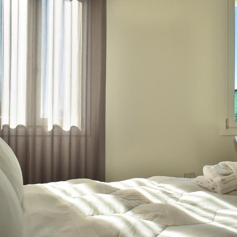 Welc-om Royal Garden luxury rooms - Camera Matrimoniale Standard - 9