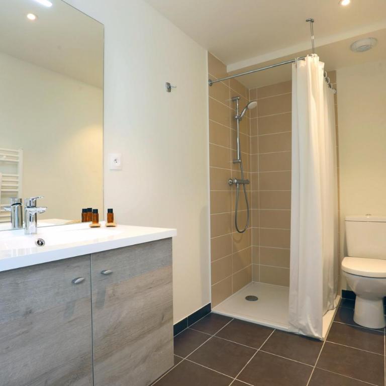 Kosy Appart'hôtels Art'&Facts - Apartment - 6