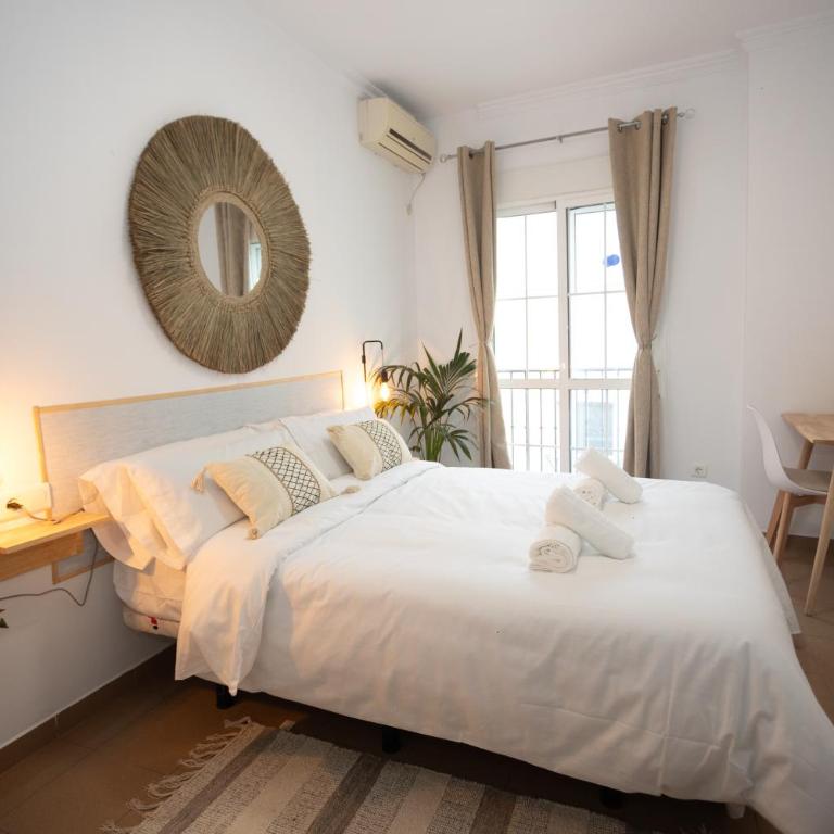 Naim Guest House Nerja - Habitación Doble Deluxe con balcón - 19