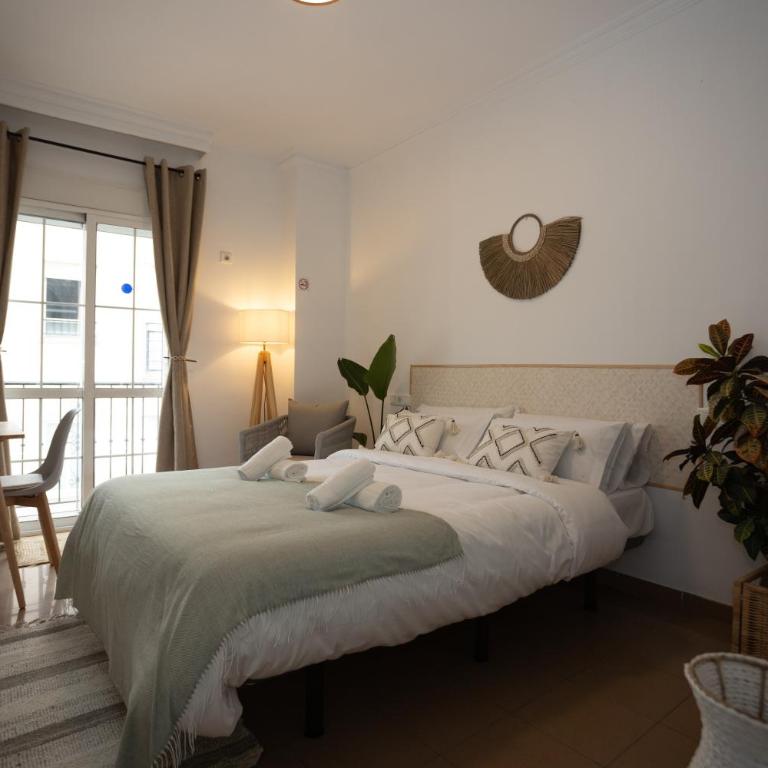 Naim Guest House Nerja - Habitación Doble Deluxe con balcón - 18