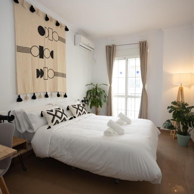 Naim Guest House Nerja - Habitación Doble Deluxe con balcón - 18