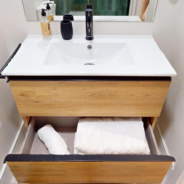 Santa Cruz - Triple Room with Private Bathroom - 8