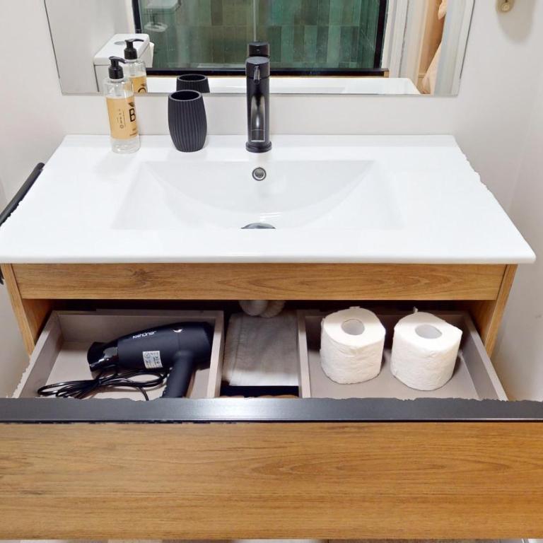Santa Cruz - Triple Room with Private Bathroom - 7