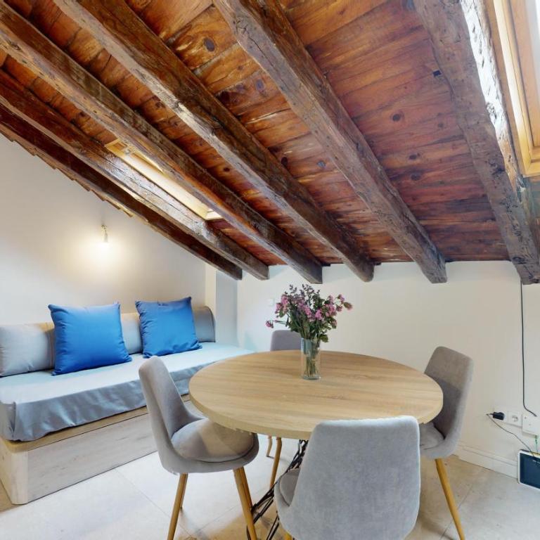 Santa Cruz - Triple Room with Private Bathroom - 2