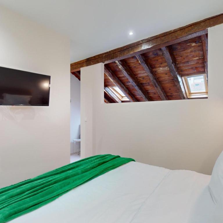 Santa Cruz - Triple Room with Private Bathroom - 14