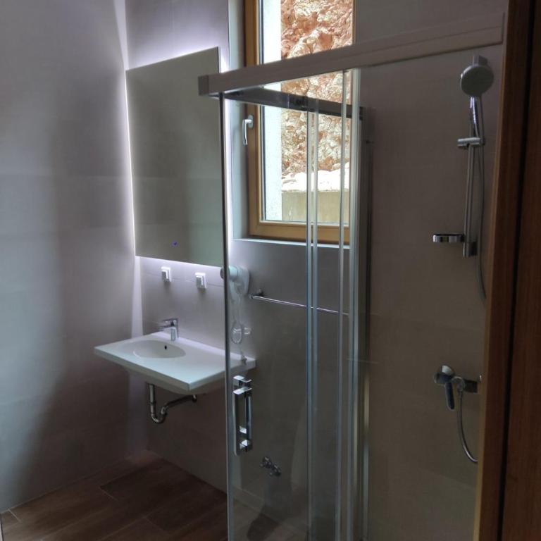 Apartments D035 & D032 in Aparthotel Vucko, Jahorina-private host - Studio with Sofa Bed - 3