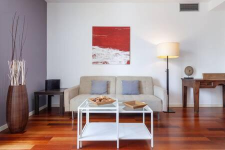 The Collection Barcelona - Wonderful 2-bd apart with balcony Plaza Cataluña - Apartamento - 15