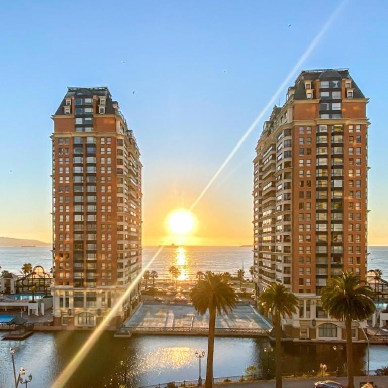 Amplio y Acogedor departamento frente al mar y a pasos del Mall - Apartamento - 21