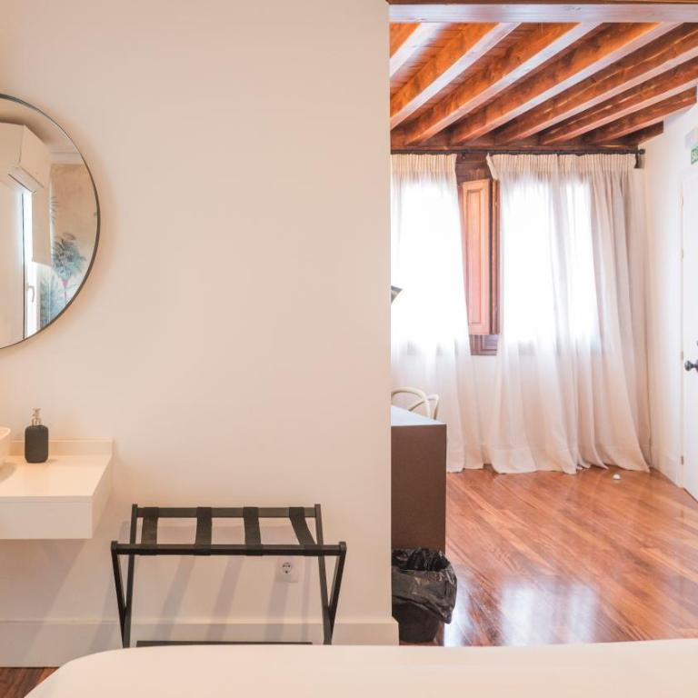 Siete LLaves by Toledo AP - Habitación Familiar - 22