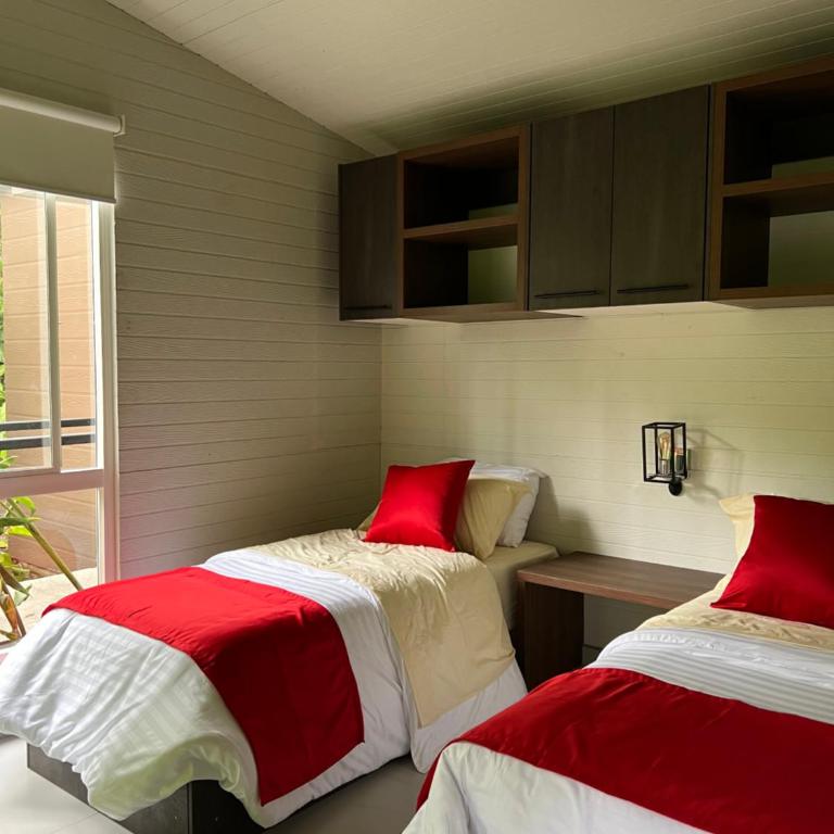 Subtropica Premium Suites - Mindo - Deluxe Queen Suite - 5