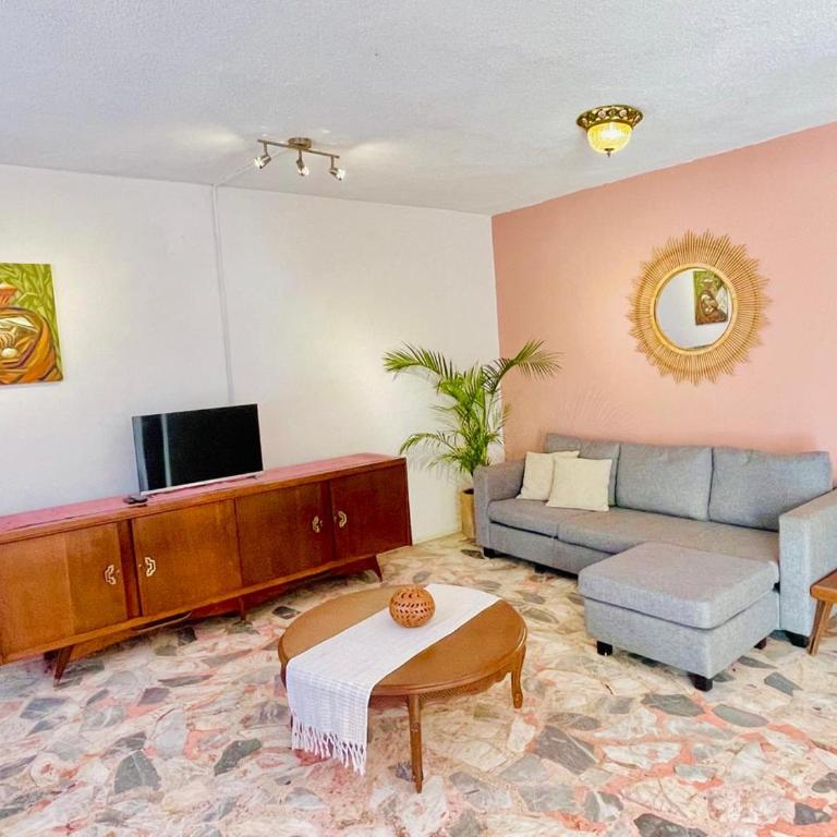 Spacious artsy home with fast WiFi - Villa - 38