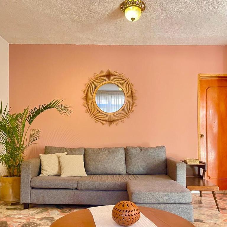 Spacious artsy home with fast WiFi - Villa - 1