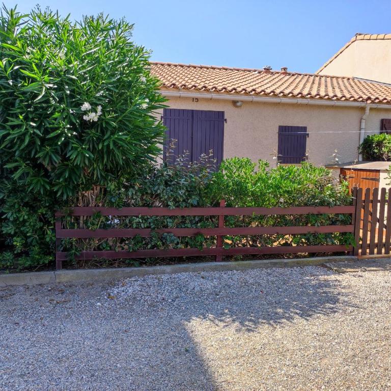 Pavillon cosy 4 pers, 500m plage, jardinet, proche commerces, parking sécurisé - FR-1-776-13 - Maison de Vacances - 1