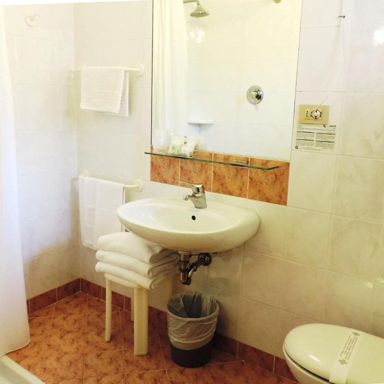 Hotel Signa - Camera Tripla Standard - 2