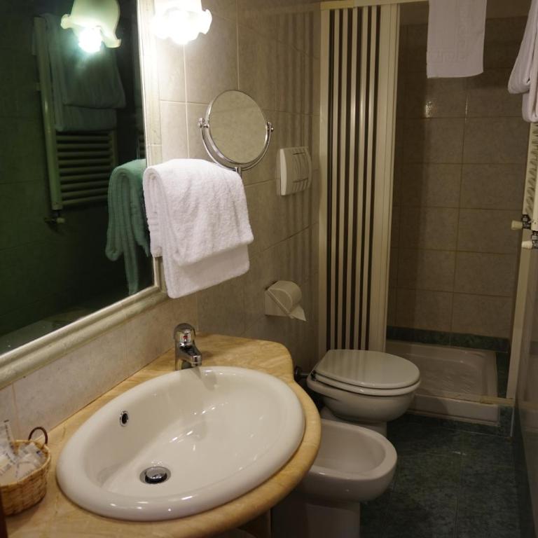 Green Hotel - Double or Twin Room - 1