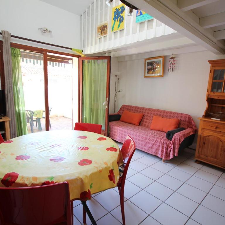 Villa 6 couchages 3 chambres terrasse ombragée parking dans résidence sécurisée piscine commune 400m de la mer LRJP93 - Maison 3 Chambres - 4