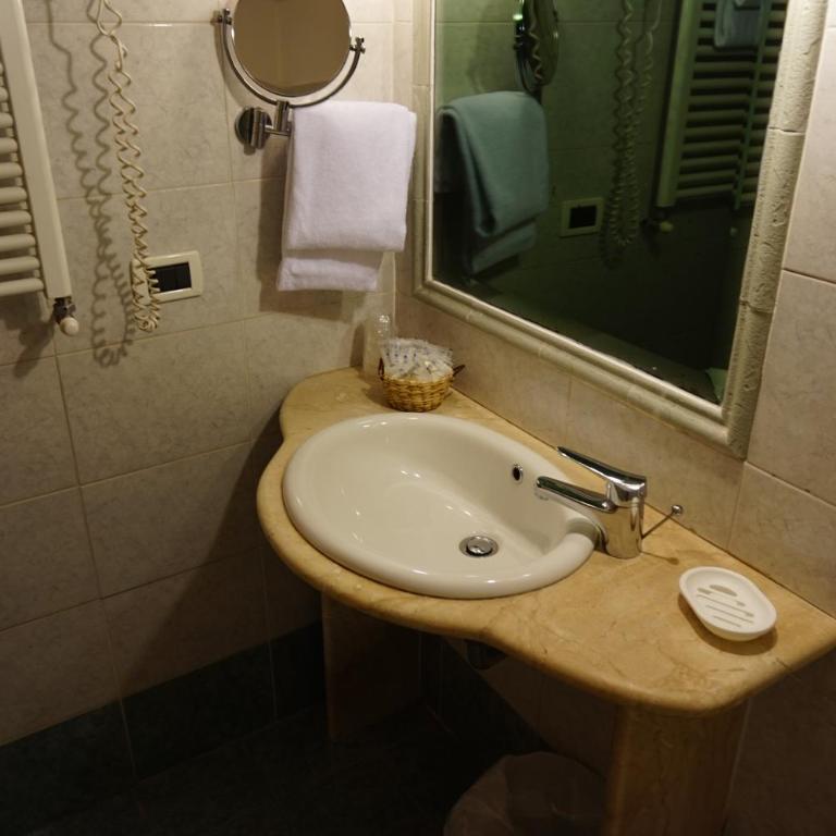 Green Hotel - Triple Room with Garden View - 2