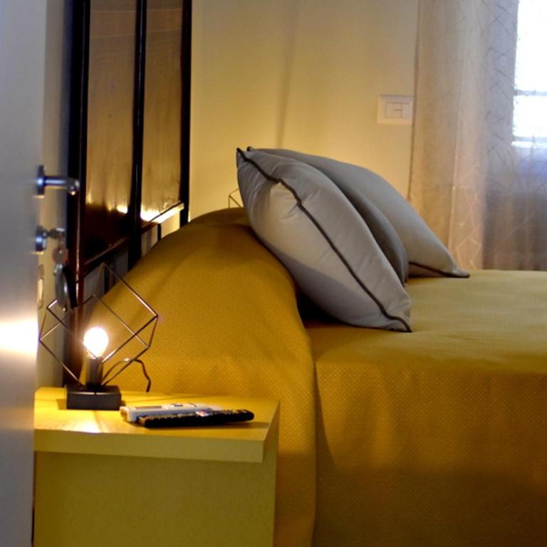 Il Trovatore Rooms - Camera Matrimoniale con Bagno Privato - 9
