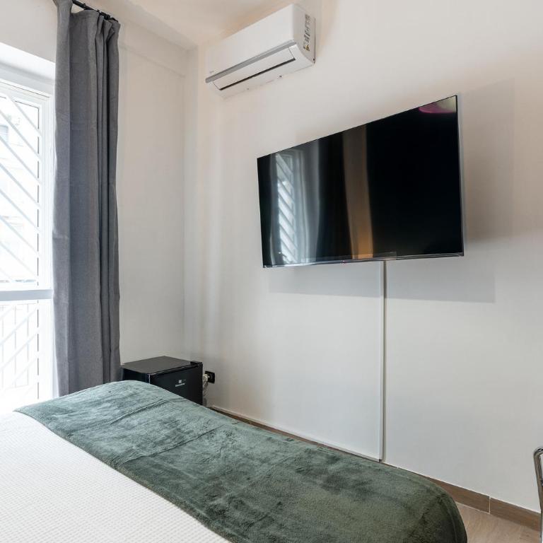 Fourooms Bari - Principe Amedeo - Deluxe Double Room with Balcony - 1