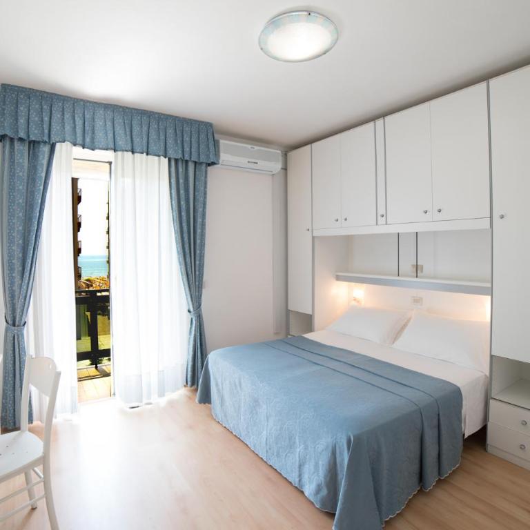 Hotel Laurin - Comfort Room with Lateral Sea View - 4